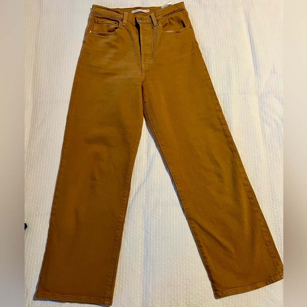 Levi's Women's Ankle & Cropped Jeans in Mustard